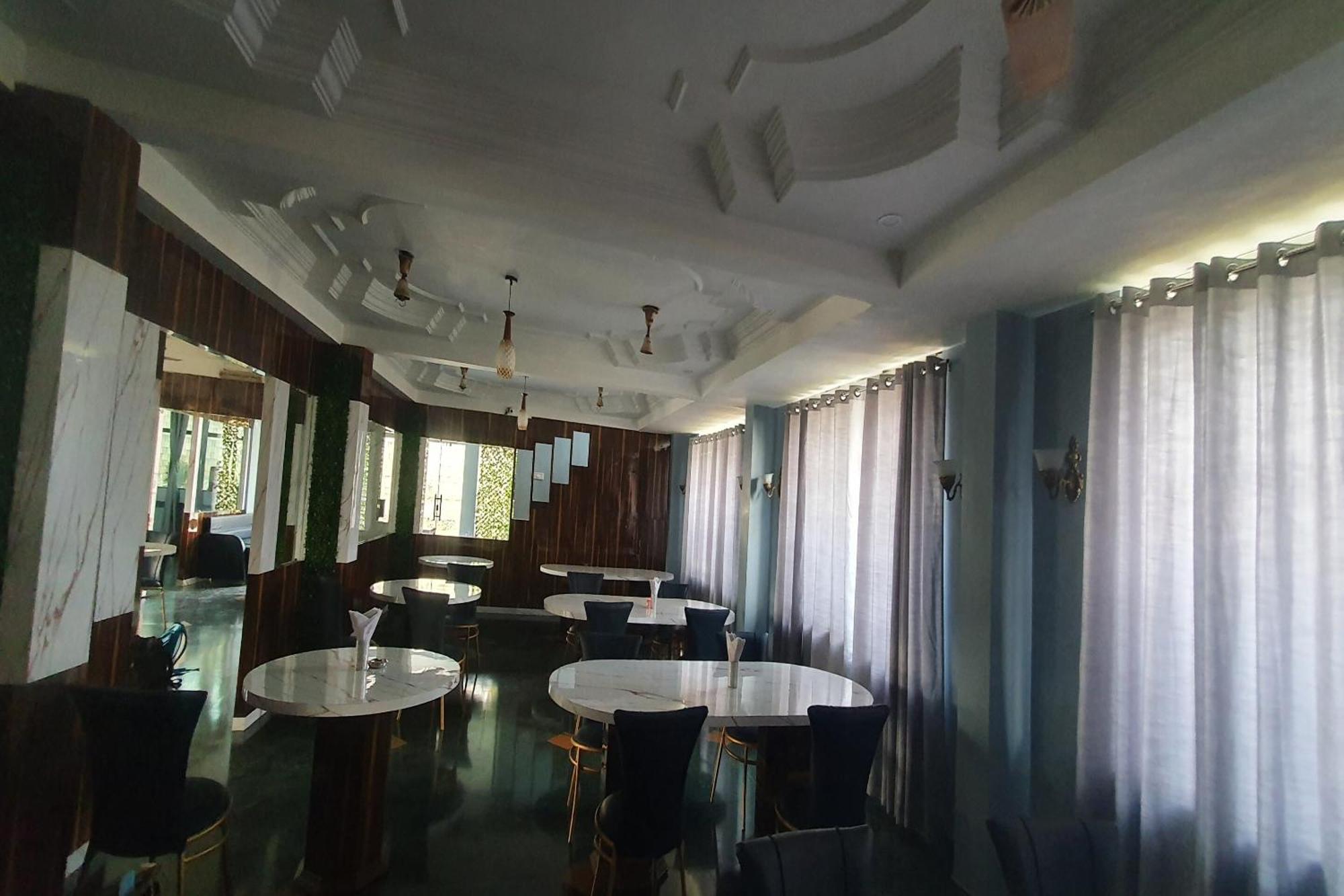 Oyo Hotel Rajshree Akolia ภายนอก รูปภาพ
